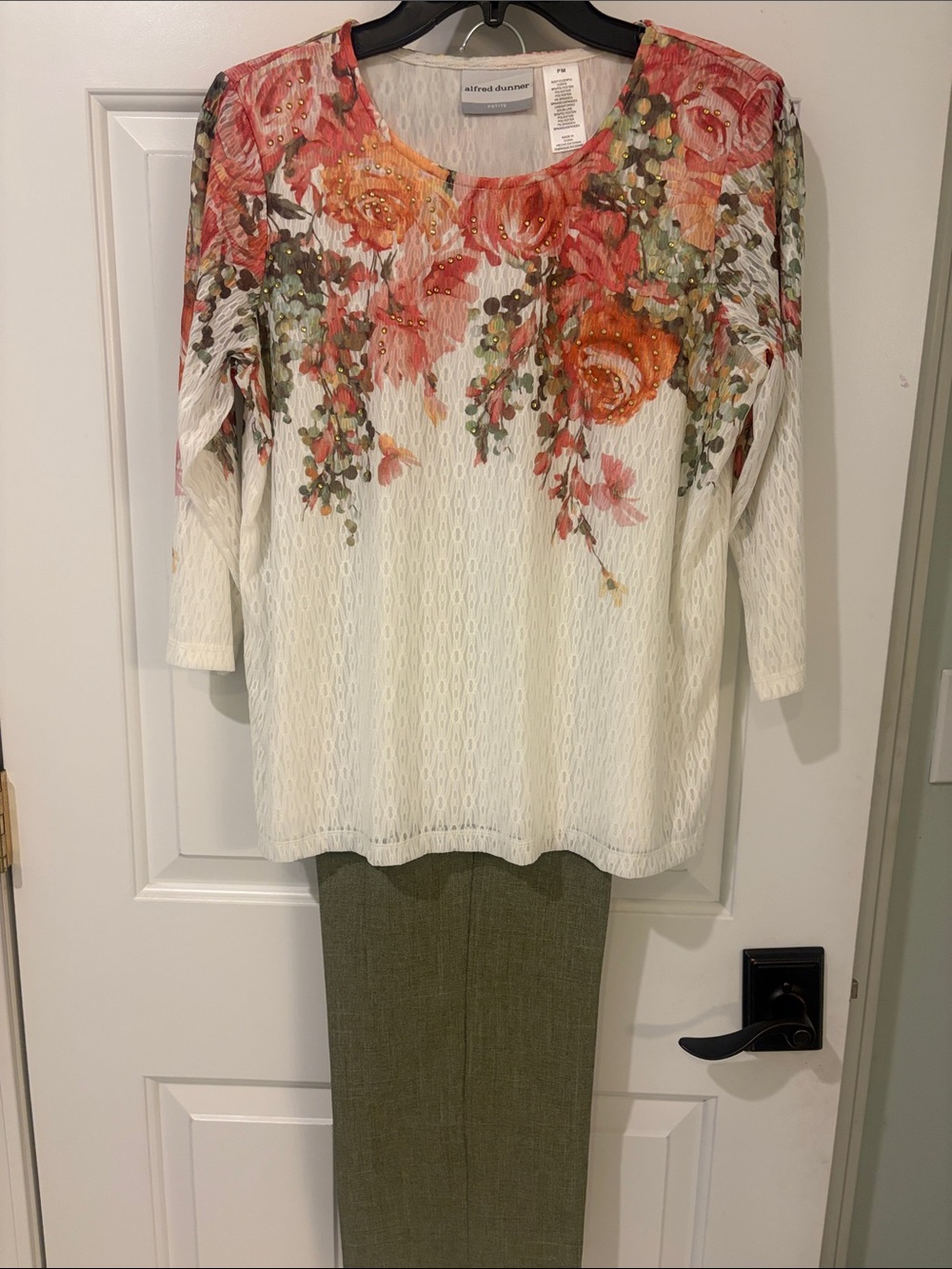 Alfred Dunner Cream Long-Sleeve Floral Top MP & matching 6P pants
